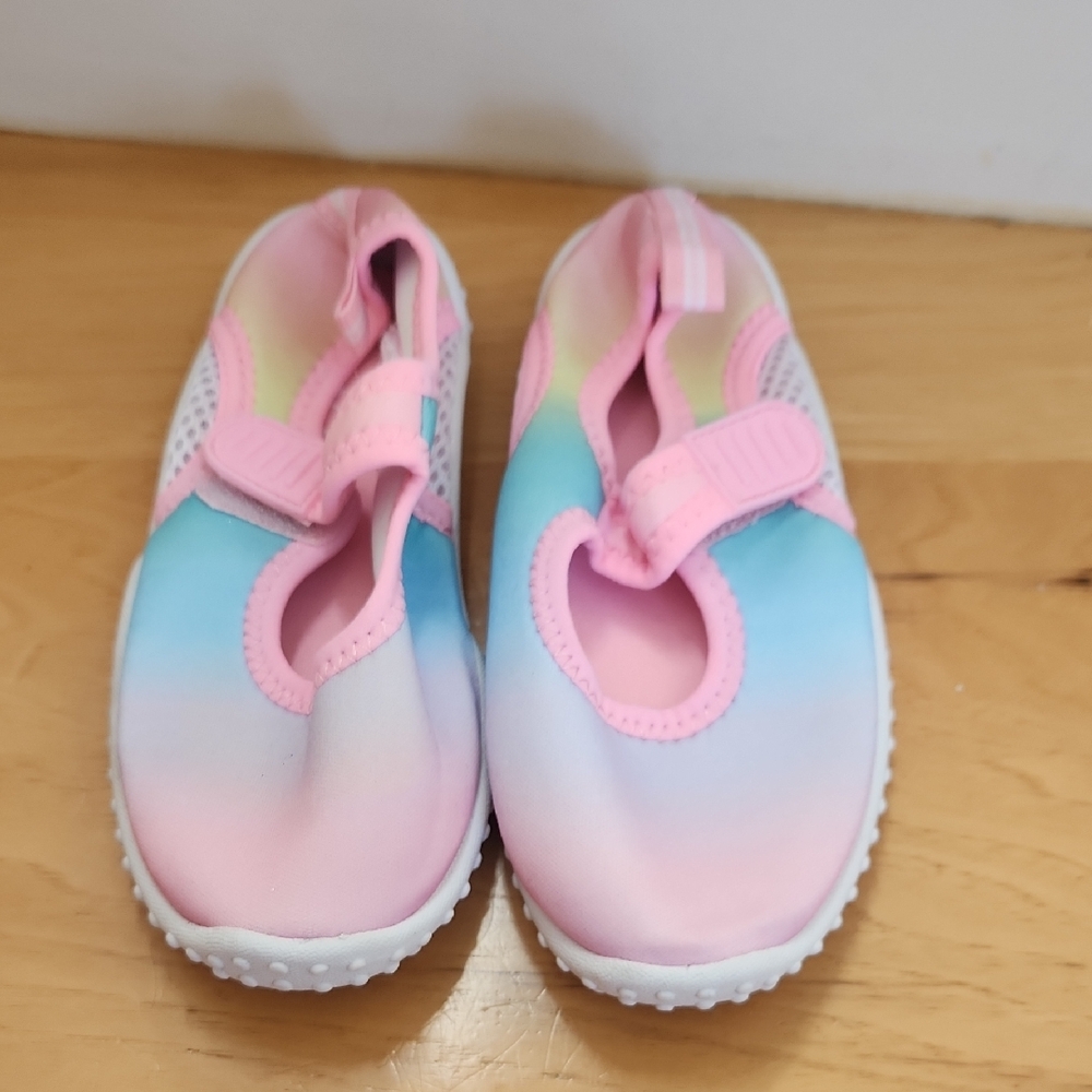 The Children's Place Pink and Blue Water Shoes with Elastic Straps